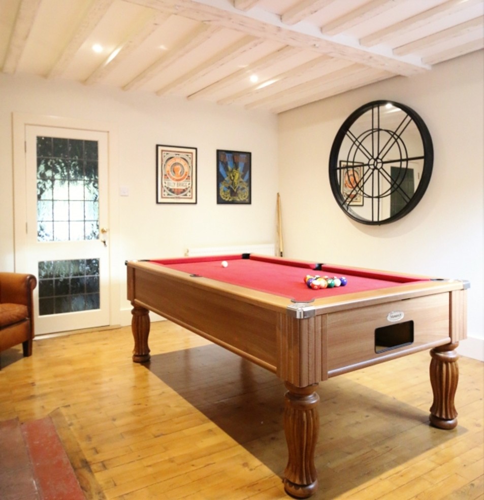 Pool table